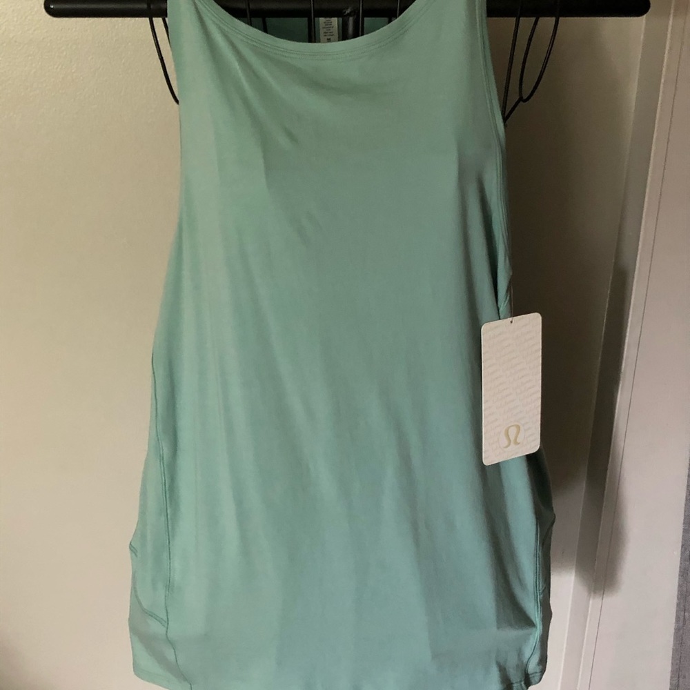Lulu lemon top